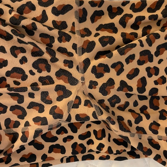 Fabletics Leopard Bike Shorts - Sz L, GUC - Picture 11 of 15